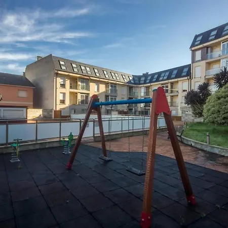 Ensan Ciprian Con Playa Piscina Y Parking San Cibrao