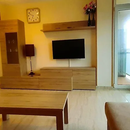 Ensan Ciprian Con Playa Piscina Y Parking