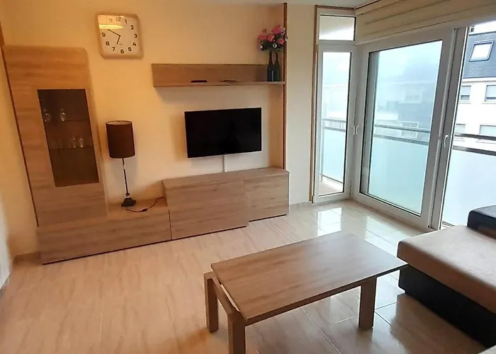 Ensan Ciprian Con Playa Piscina Y Parking